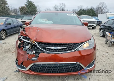 2018 Chrysler Pacifica Touring Plus z USA, uszkodzony, nr VIN 2C4RC1FGXJR271423